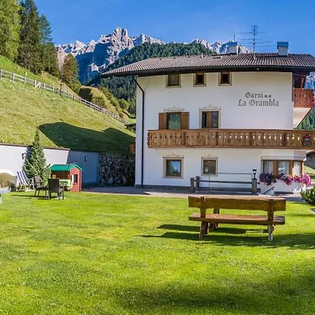 Garni La Grambla Hotel 2*