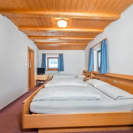 Garni La Grambla Hotel 2*